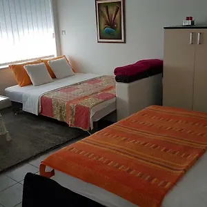 Apartment Studio Two Roses, Split